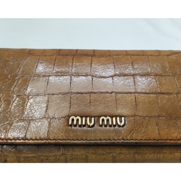 Miu Miu Brown Leather Crocodile Embossed Credit Card Bifold Wallet - Picture 4 of 16